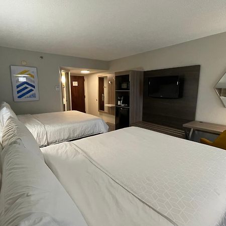 Holiday Inn Express Burlington By Ihg Экстерьер фото