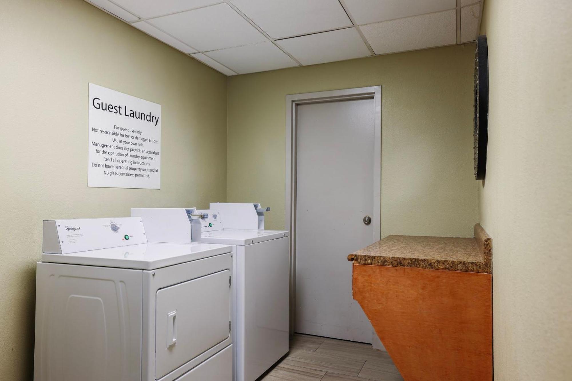 Holiday Inn Express Burlington By Ihg Экстерьер фото