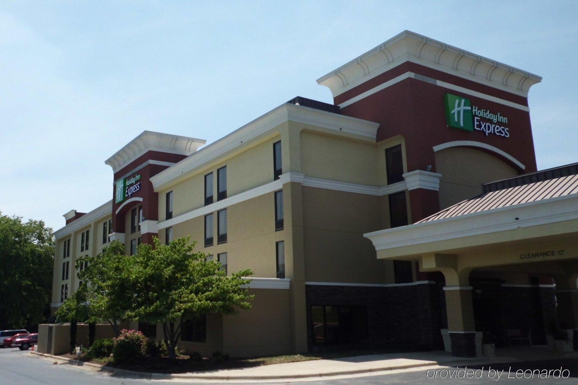 Holiday Inn Express Burlington By Ihg Экстерьер фото