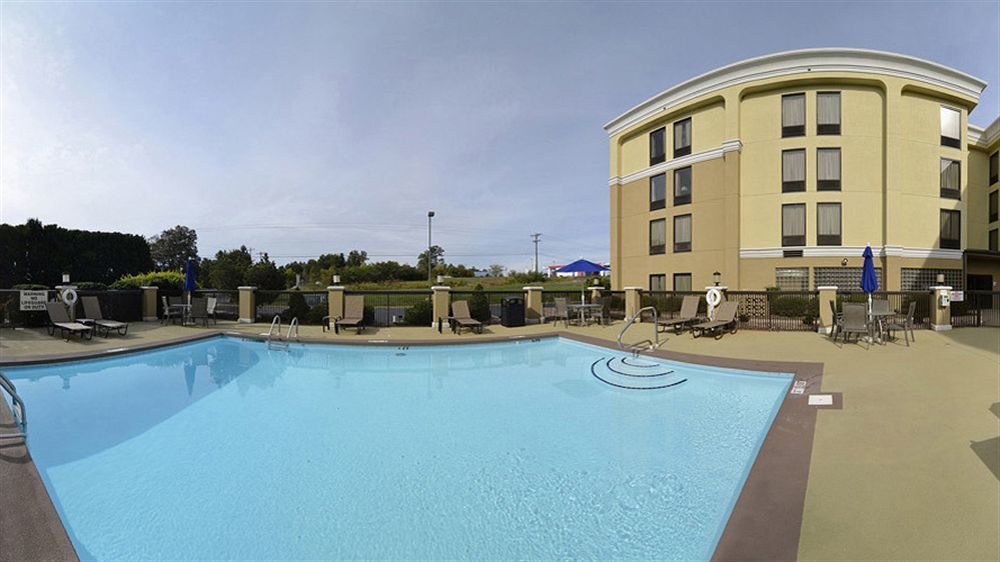 Holiday Inn Express Burlington By Ihg Экстерьер фото