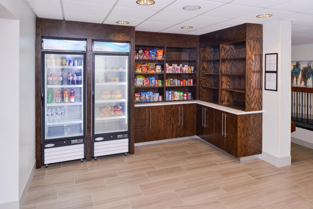 Holiday Inn Express Burlington By Ihg Экстерьер фото