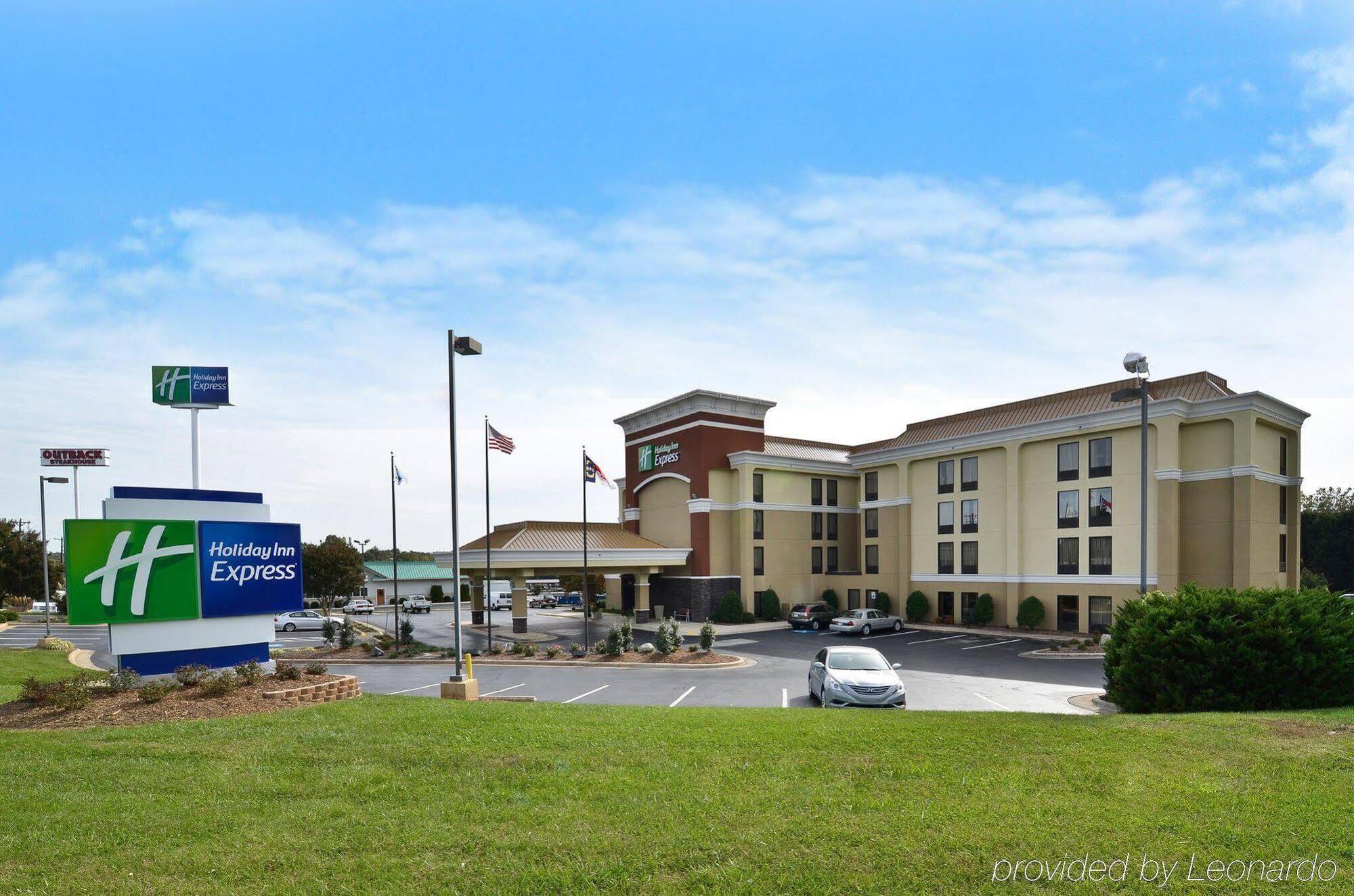 Holiday Inn Express Burlington By Ihg Экстерьер фото